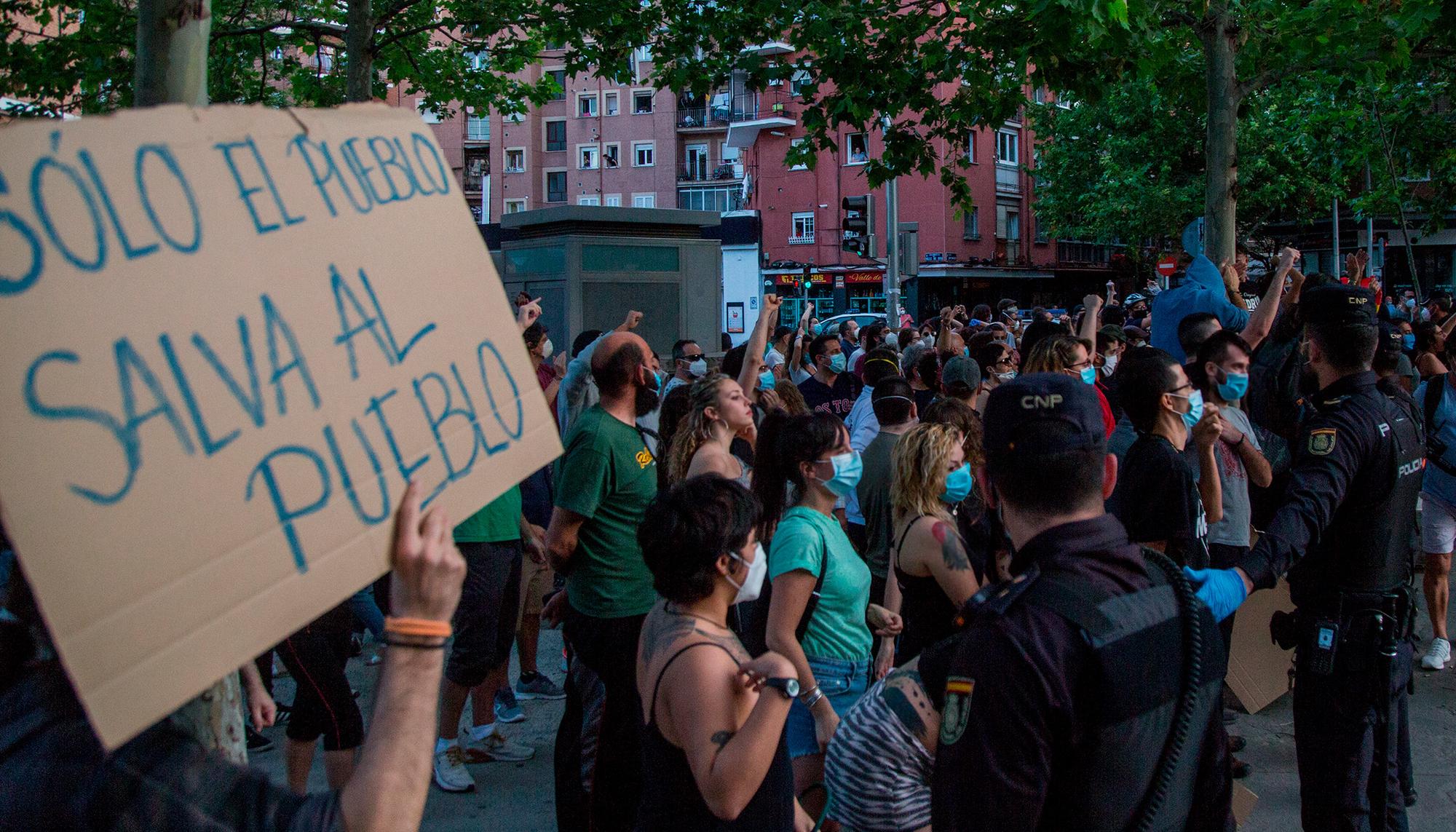 Manifestacion antifascista contra los fachas en Carabanchel 03